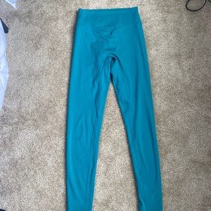 Vitality x Chloe Gottschalk leggings in teal!